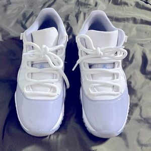 Michael Jordan Gray patent leather low top shoes Sz.8.5 like new🎉